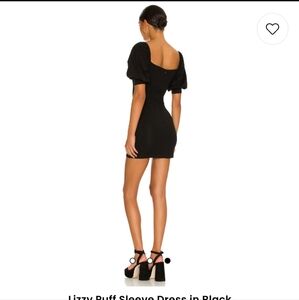 Puffy sleeve  black dress